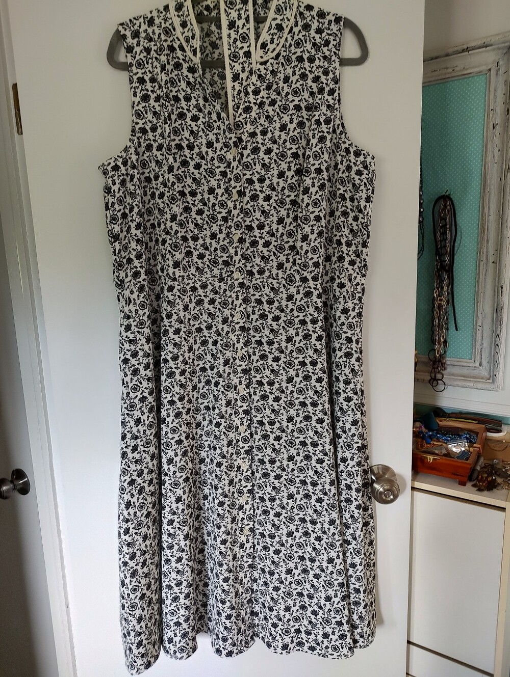 BNNU Croft And Barrow Sleeveless Dress